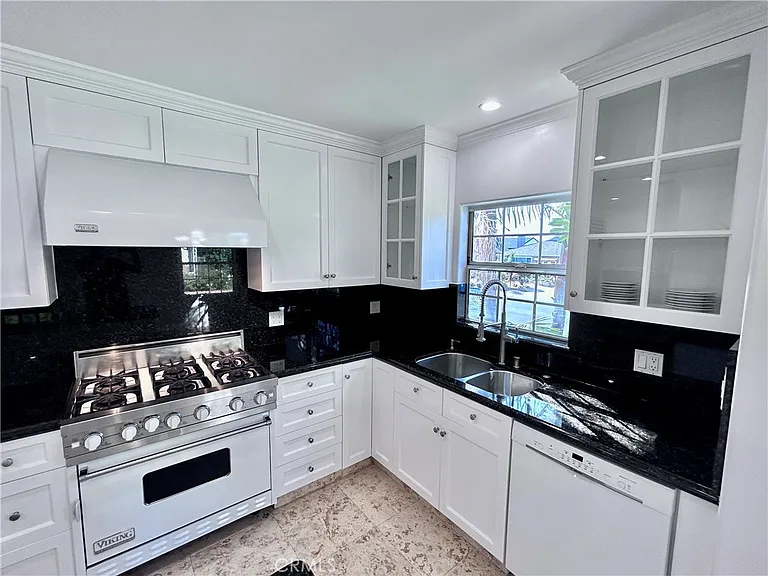 7530 Westlawn Ave — Photo 13