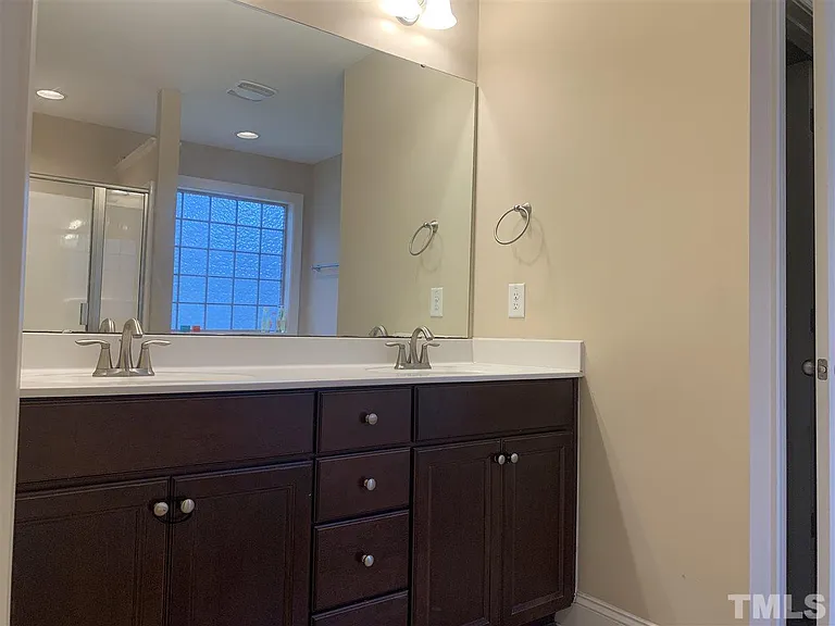 241 Sweet Violet Dr — Photo 21