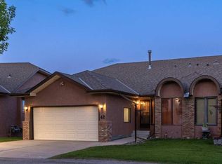 42 W Edgeland Close NW, Calgary, AB T3A3B1