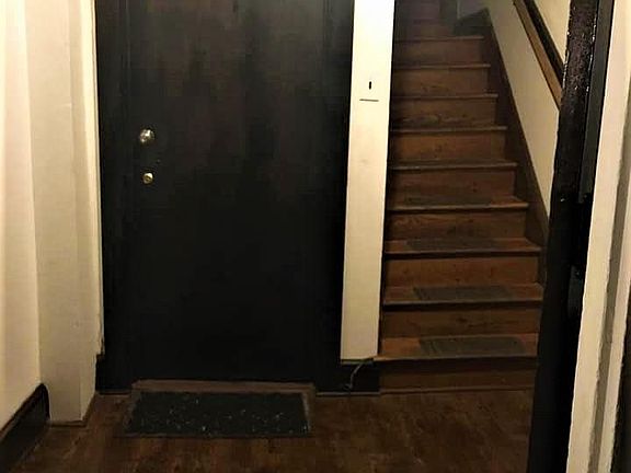 3rd image of 320 N Charlotte St APT 3