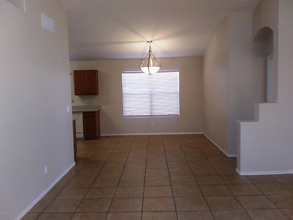 2nd image of 1081 W Lark Dr