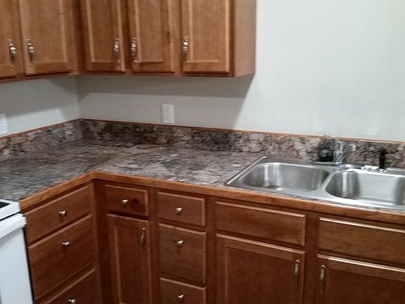 5th image of 1041 W Black St #1041
