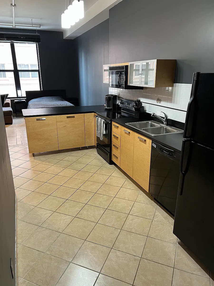 Building Photo - 350 Saint Peter St #312