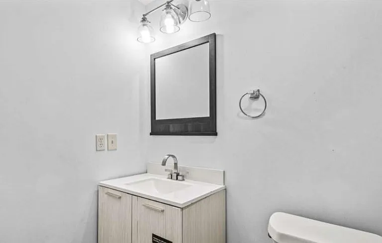 684 S Elizabeth Pl NW — Photo 10