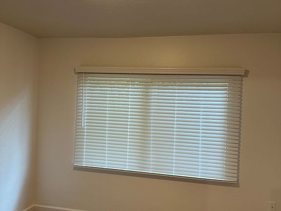 5th image of 918 S Ramona Ave #6