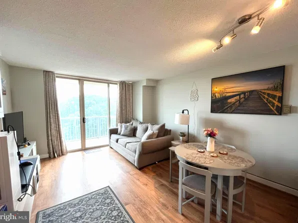 2500 N Van Dorn St APT 1020, Alexandria, VA 22302
