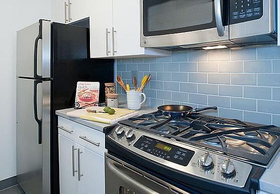 3rd image of 260 W 52nd St APT 9B