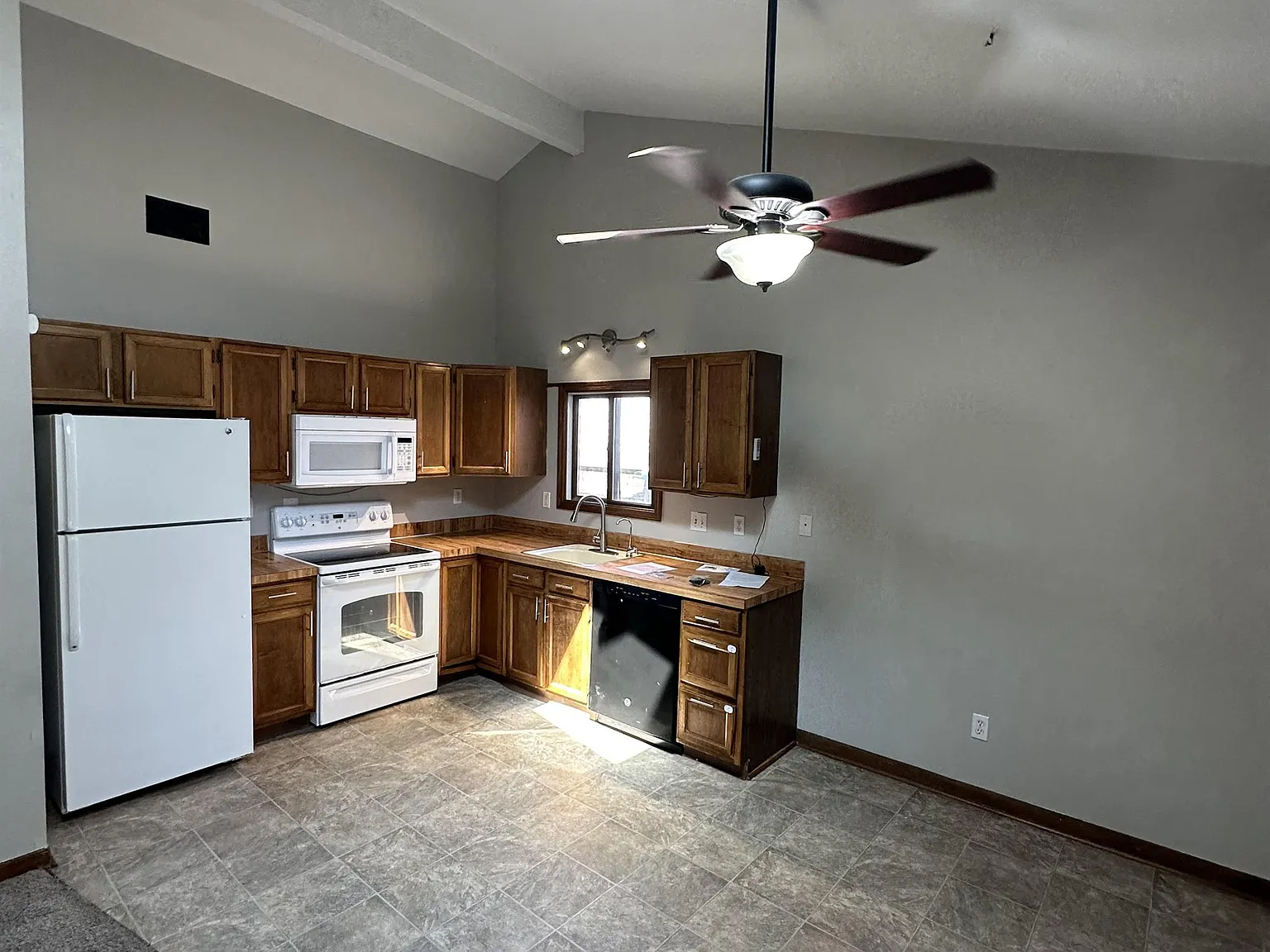 2022 31st St Rd - 1 — Photo 2