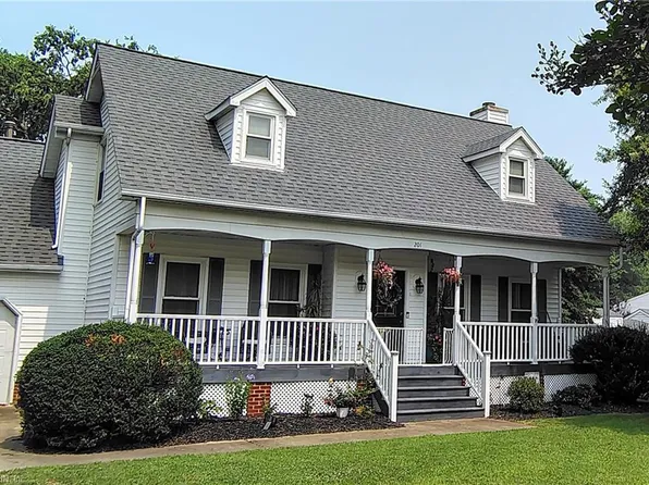 201 Azalea Dr, Smithfield, VA 23430