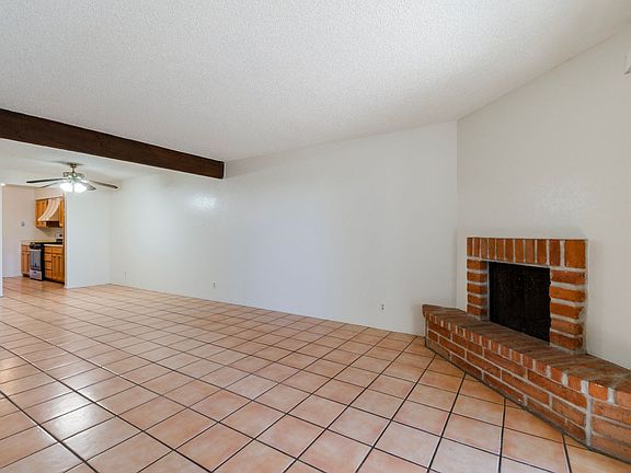 5th image of 3035 N Desert Dr