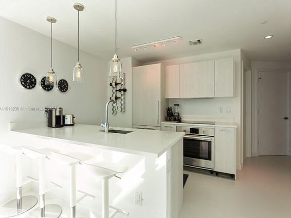 5th image of 501 NE 31st St Unit 2406