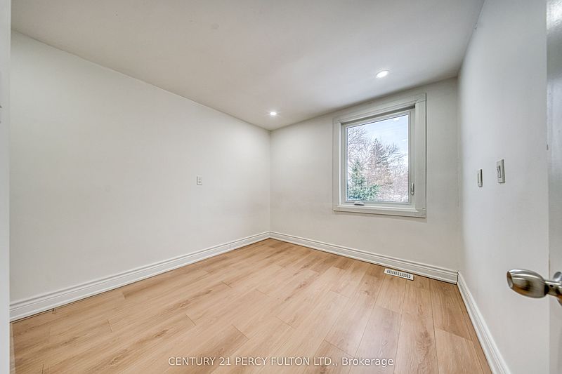 Toronto House for rent - 4 Bedrooms — photo 19