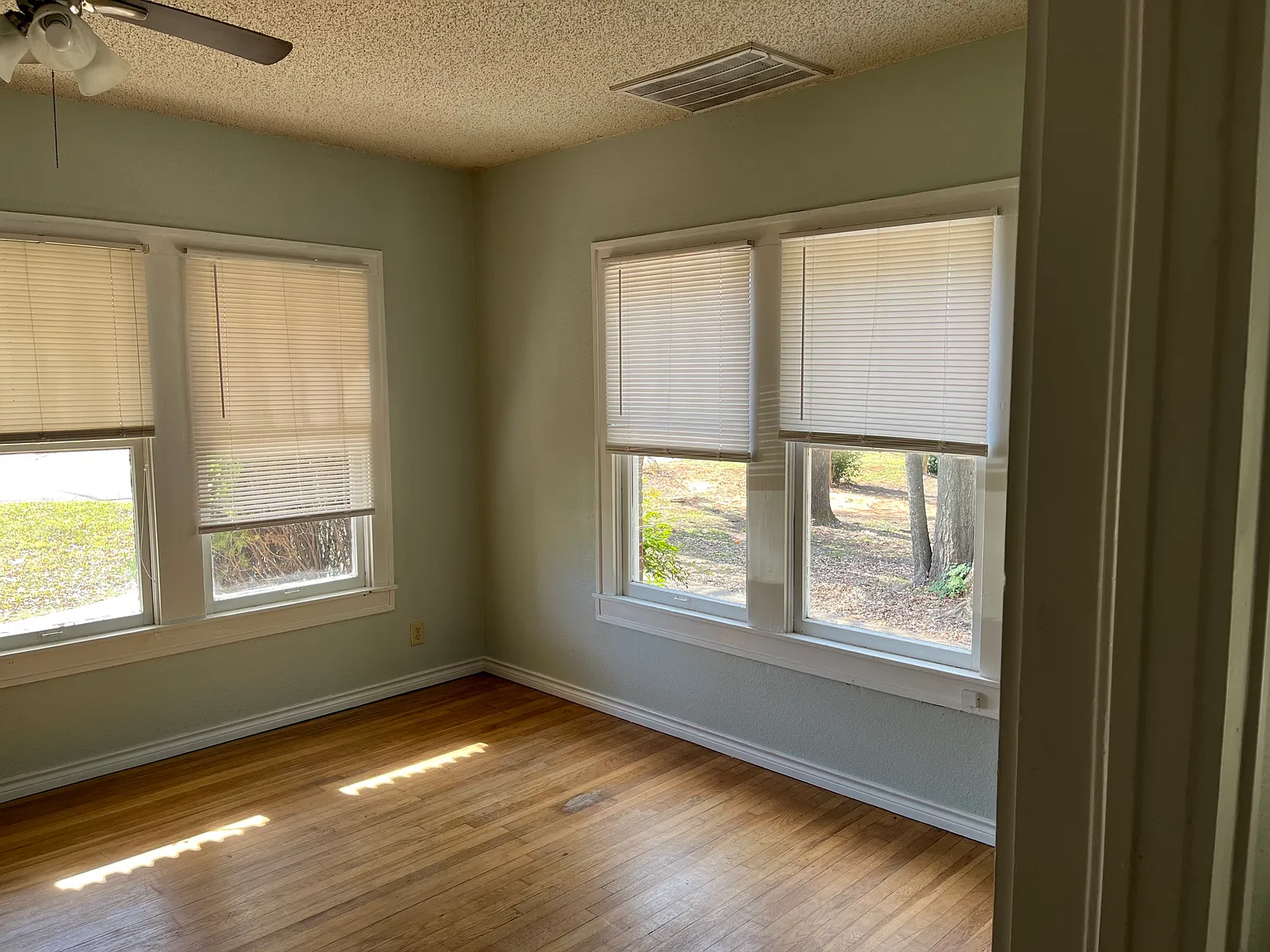 2 bed, 800 sqft, $1,200 — Photo 3