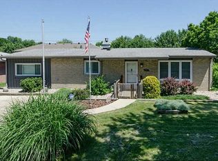 2304 W Sheffield Dr, Muncie, IN 47304