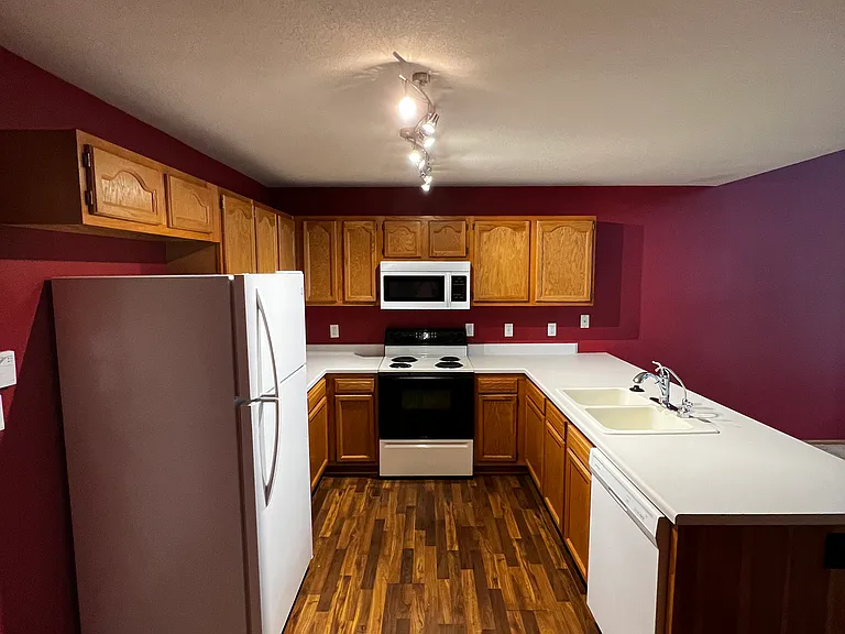 1400 S 52nd St #2 — Photo 3