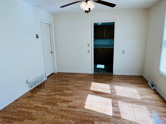 4th image of 236 W 10th St
