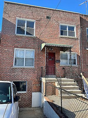 1st image of 3021 Young Ave #2