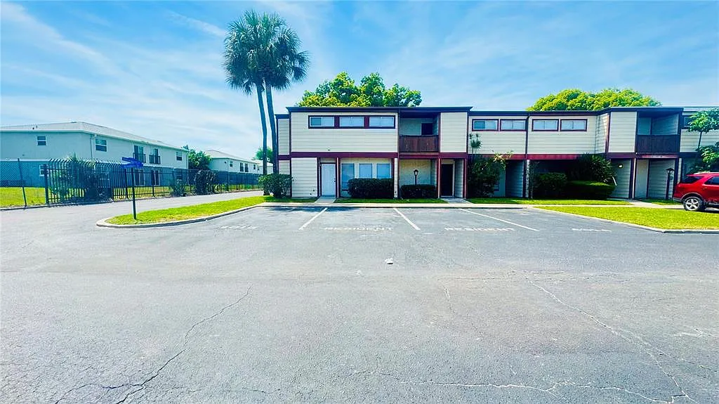 2 bed, 2.5 bath, 1211 sqft, $1,600 — Photo 3