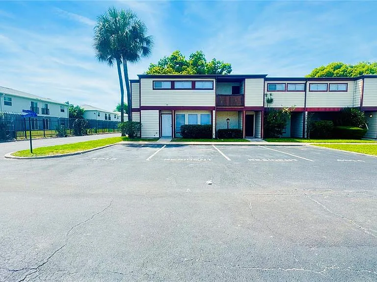 4016 Woodfern Dr #B-8 — Photo 3