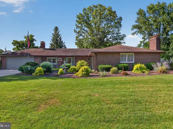 16 Howard Dr, East Berlin, PA 17316