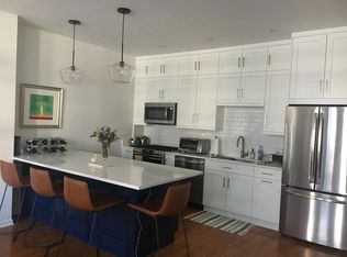 2045 W Concord Pl APT 403, Chicago, IL 60647