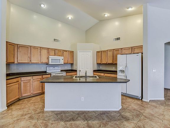 5th image of 3645 E Whitehall Dr