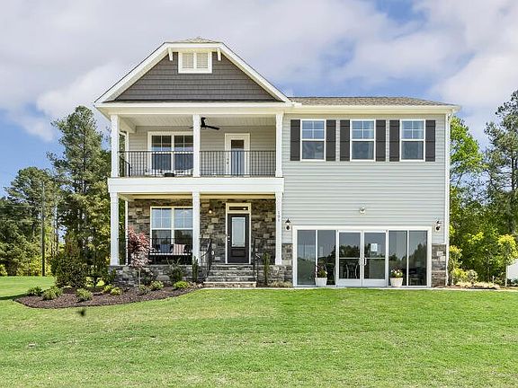 These photos are representative of this floor plan, but all options may not be available in every co