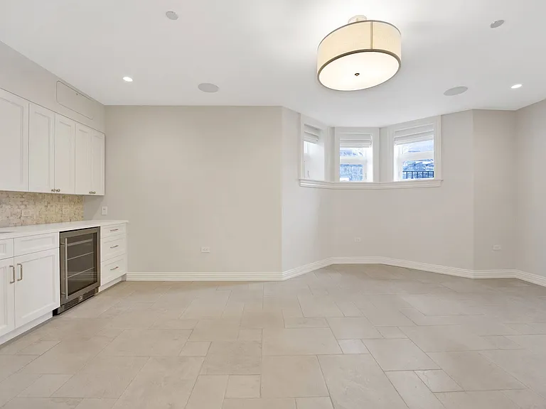 105 W Chestnut St #105 — Photo 28