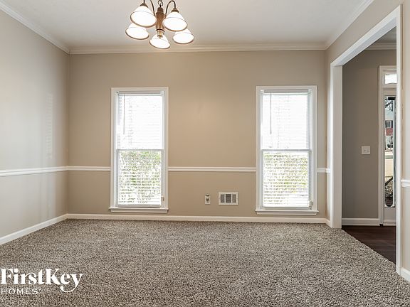 3rd image of 571 Hilton Ave