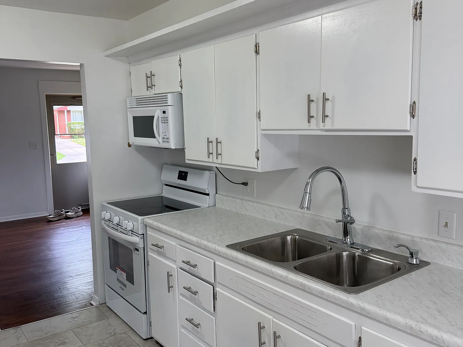 3 bed, 1465 sqft, $1,850 — Photo 3