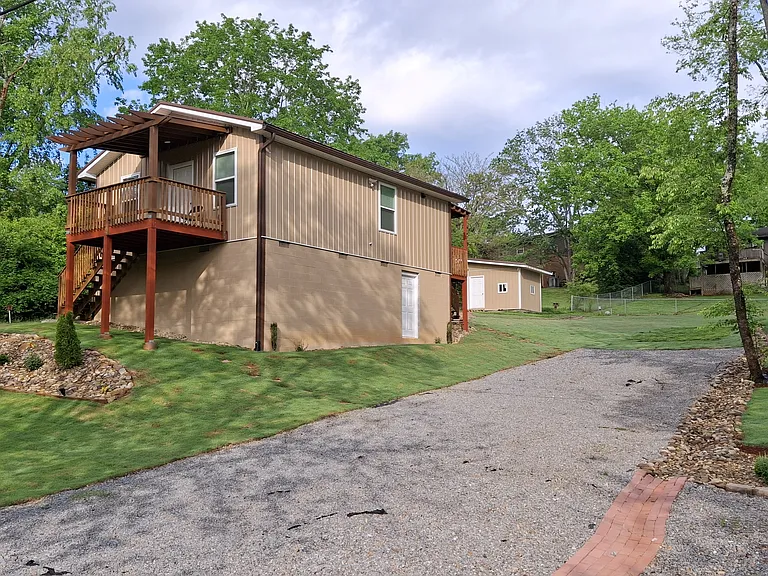 2123 Highland Rd — Photo 1