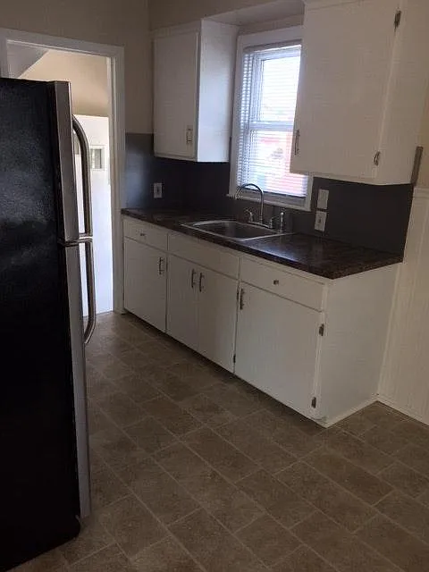 3 bed, 900 sqft, $1,390 — Photo 3