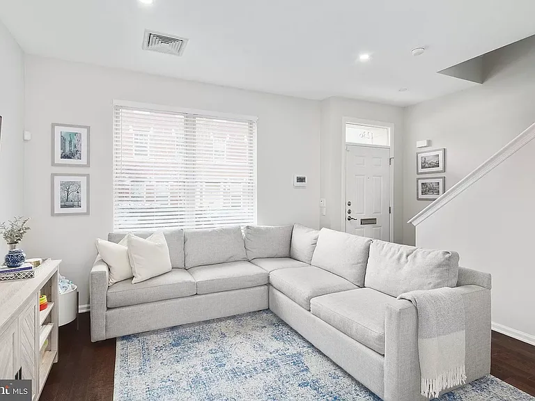 1236 Fitzwater St — Photo 3