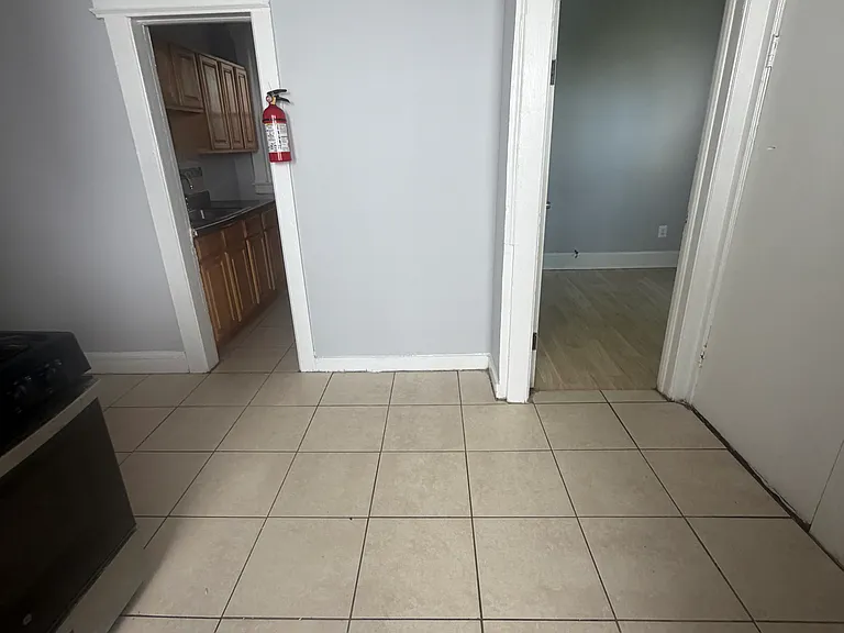 1086 Anna St #1 — Photo 3