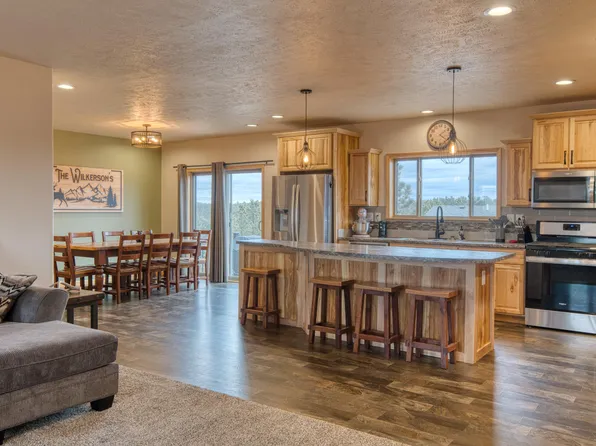25 Pendleton Dr, Pine Haven, WY 82721