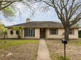 16903 Hibiscus Ln, Friendswood, TX 77546