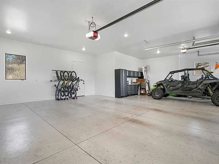 227 N Ibapah Peak Dr — Photo 41