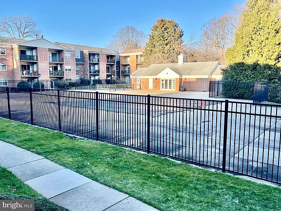 3rd image of 870 College Pkwy #870-30