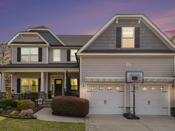 2120 Temple Hills Way, Fuquay Varina, NC 27526