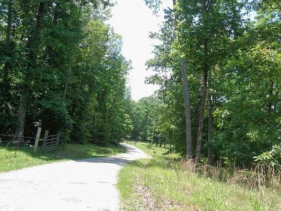 Exterior Neighborhood (street photo)