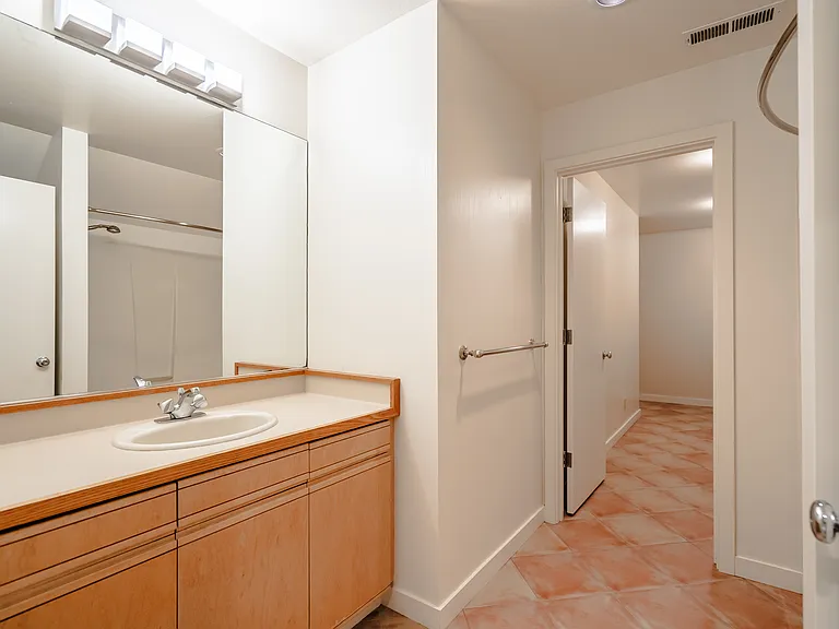 961 W California Ave — Photo 12