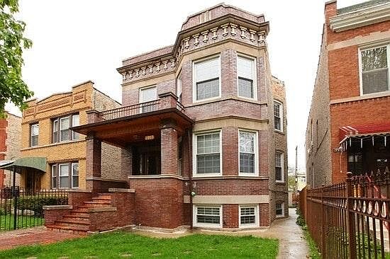 1st image of 3917 N Sawyer Ave #1