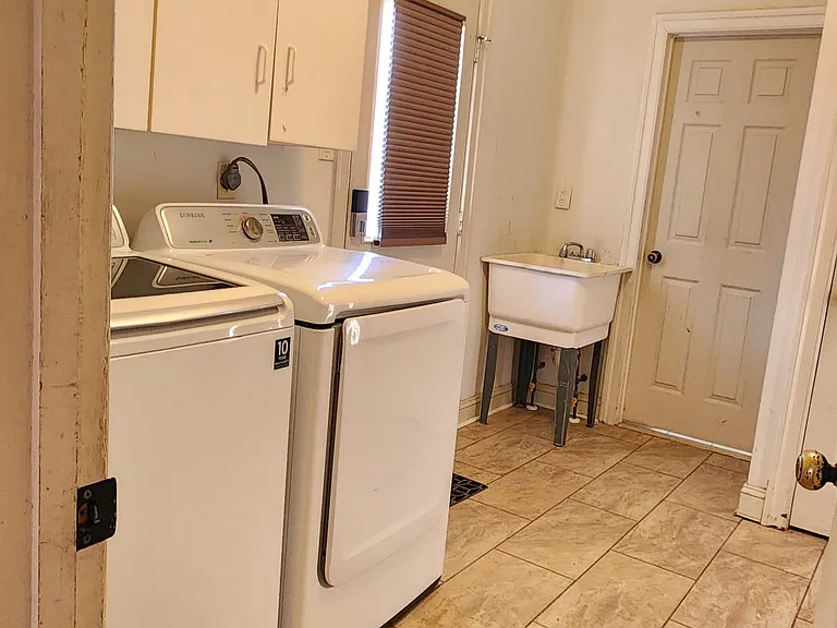 14204 Cervantes Ave — Photo 10