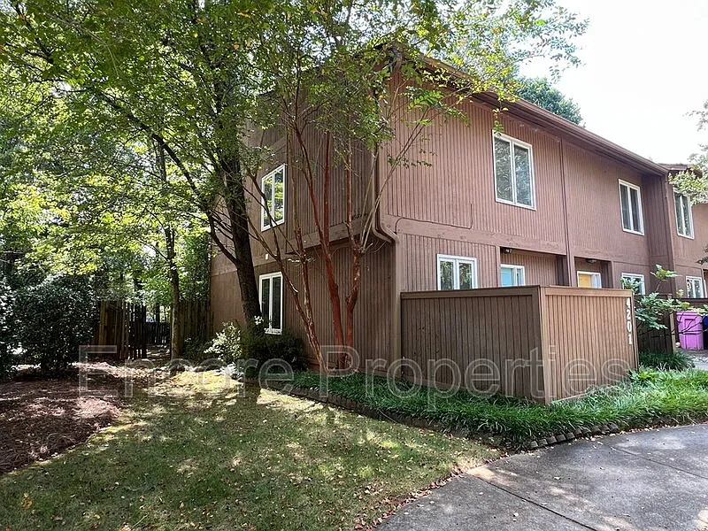 Building Photo - 4201 Sunscape Ln