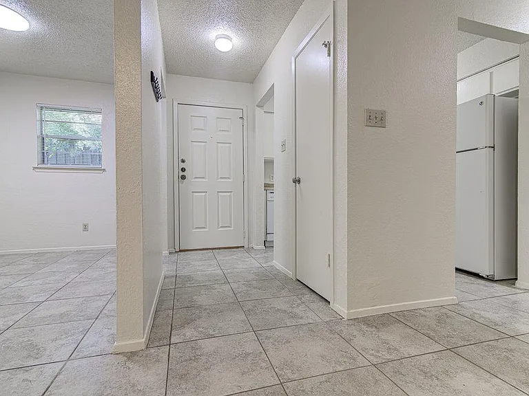 824 King Albert St #A — Photo 2