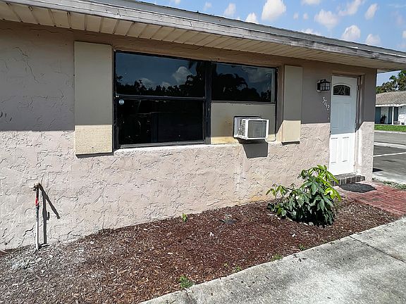 2nd image of 3742-3746 Estelle Ave #3742