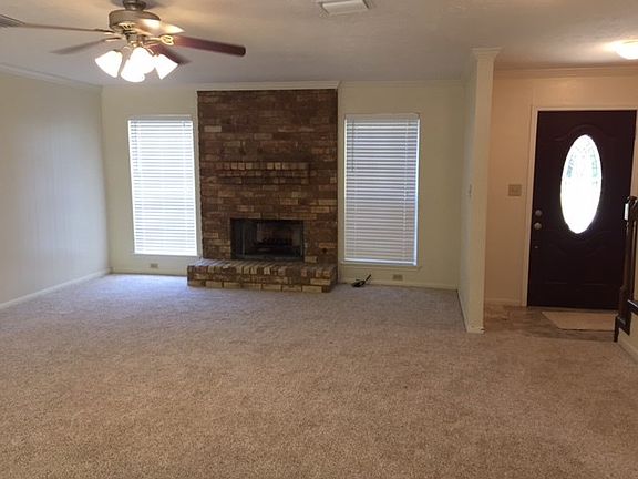 4th image of 210 Banyan Dr