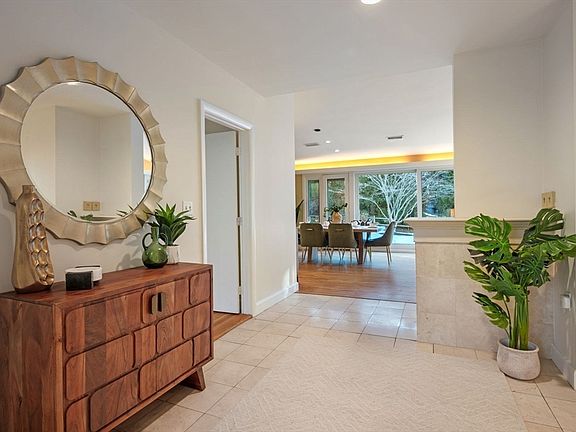 3rd image of 315 Puritan Rd