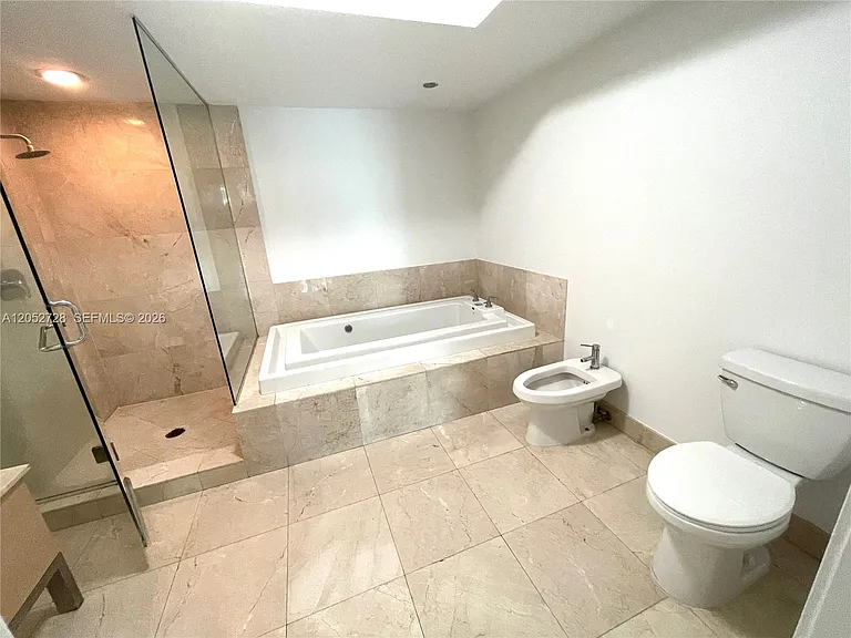 218 SE 14th St #1004 — Photo 17