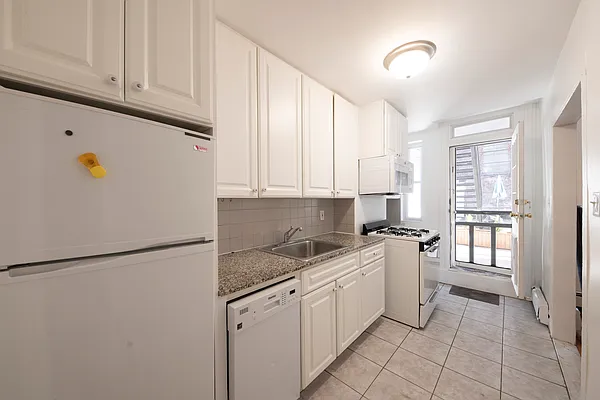 Rented by Compass | media 22